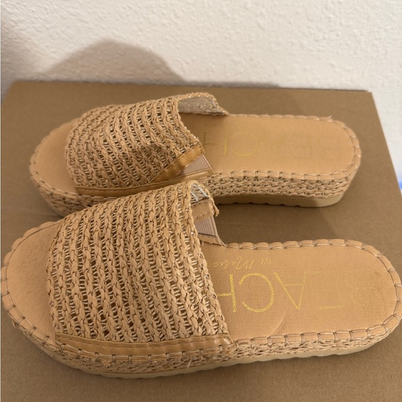 Del Mar Tan Platform Slide Sandal 
BEACH BY MATISSE - Picture 7 of 7